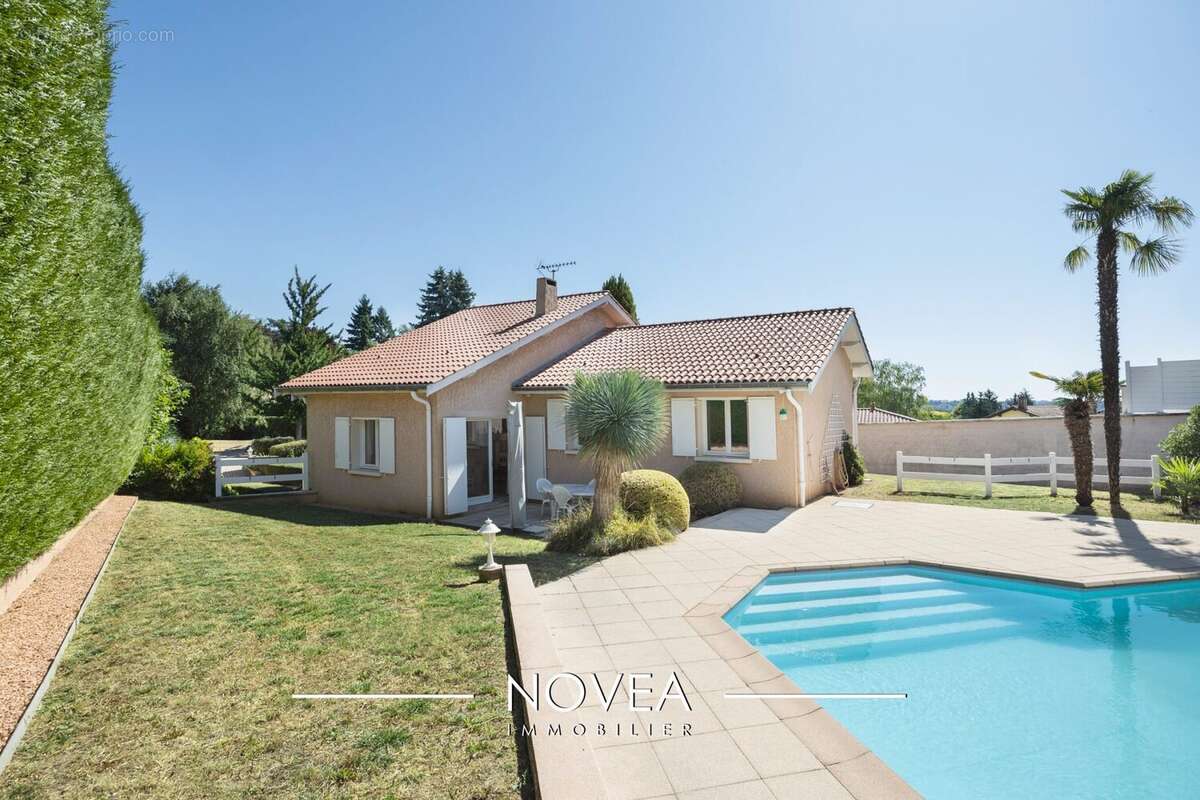 Maison à COLLONGES-AU-MONT-D&#039;OR