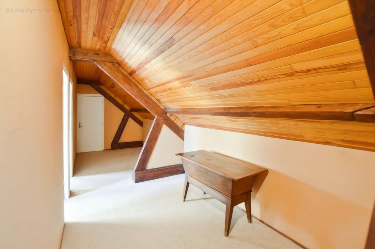 Maison sur sous-sol de 149 m2 avec 1840 m2 de terrain  à FARGES LES CHALON (71) - photo 18