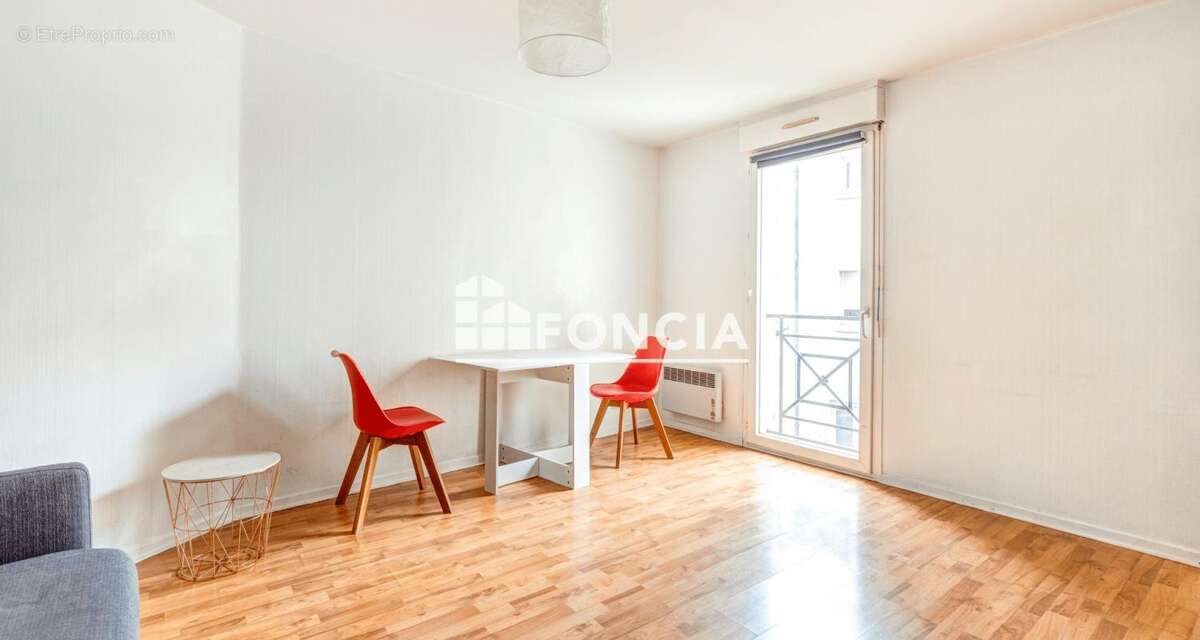 Appartement à SARTROUVILLE