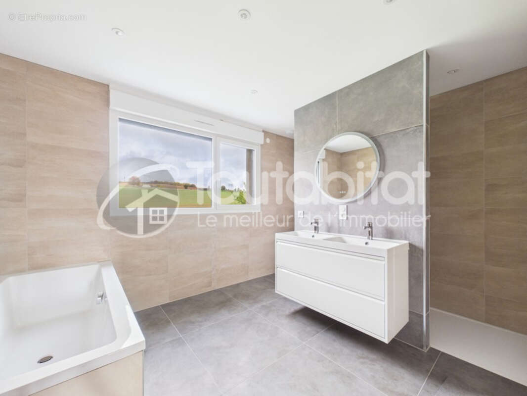 Maison à CHARLEVILLE-MEZIERES