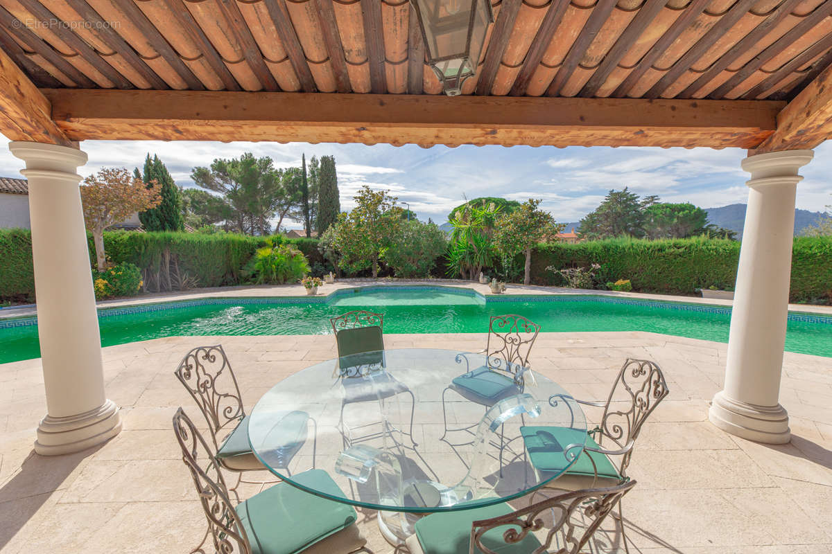 Maison à MANDELIEU-LA-NAPOULE