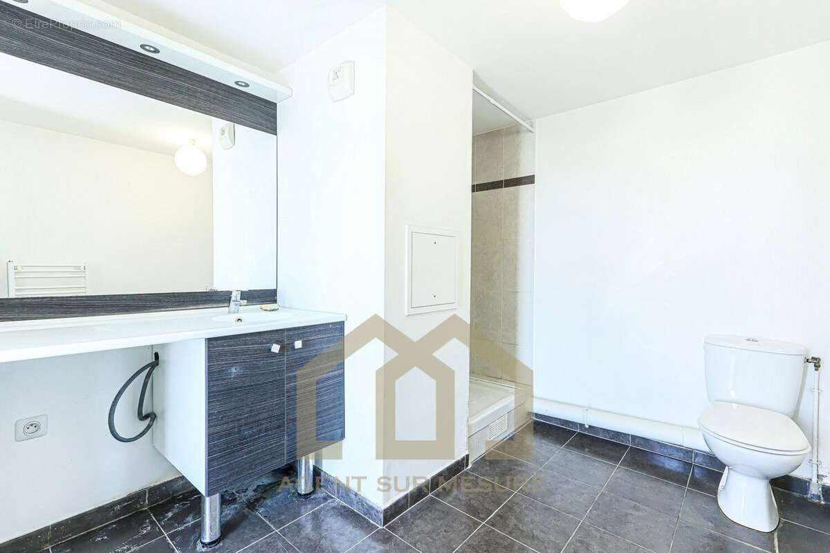 Appartement à AUBERVILLIERS