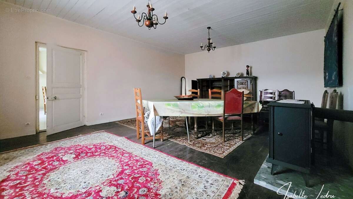 Maison à SION-LES-MINES