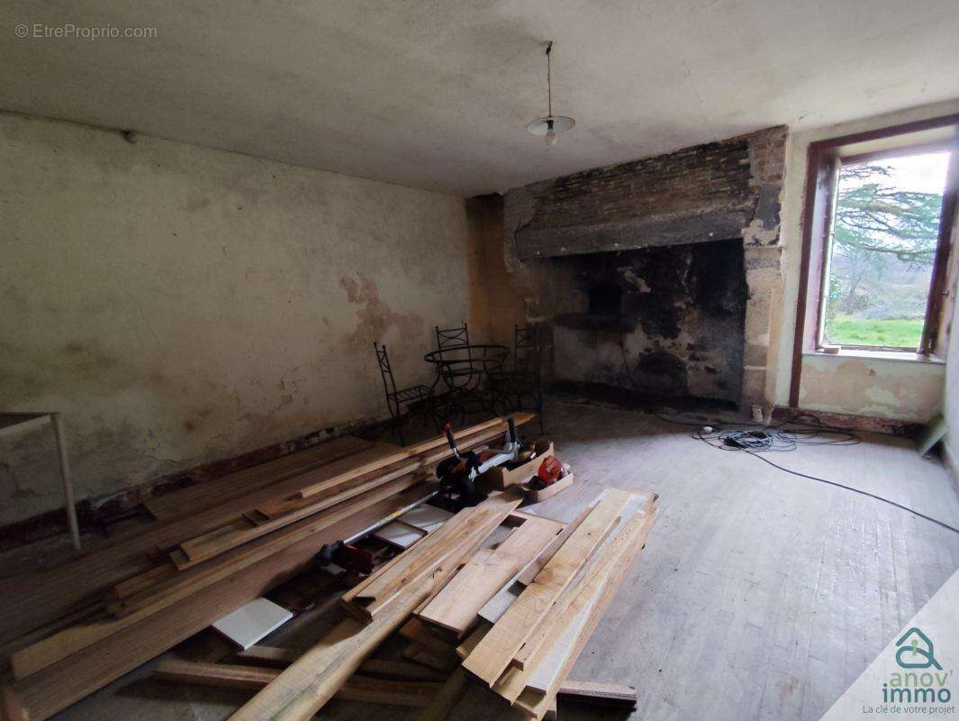 Maison à SAINT-JUNIEN