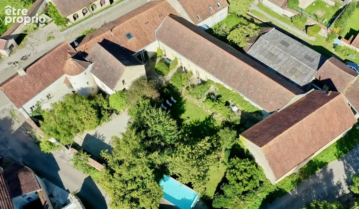 Maison à NOYERS