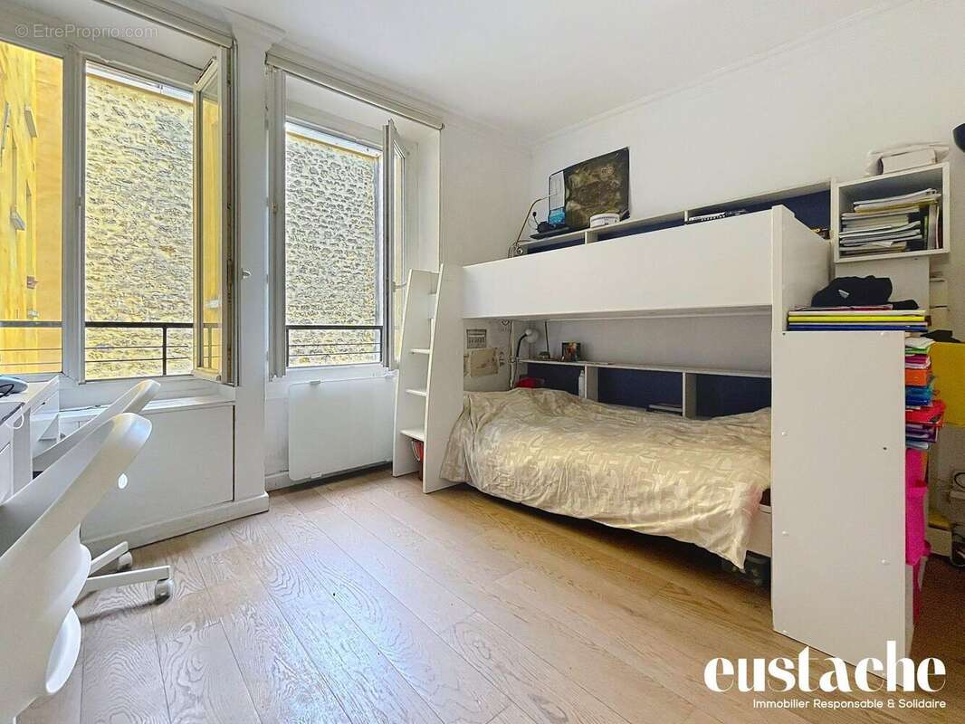 Appartement à PARIS-10E
