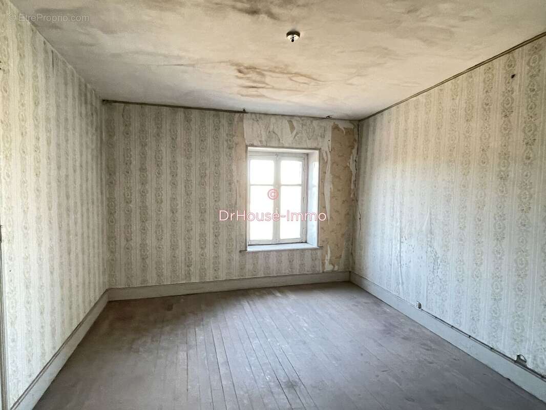 Appartement 300 m² à Escles  - photo 33