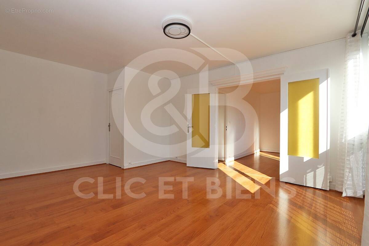 Appartement à CHAVILLE