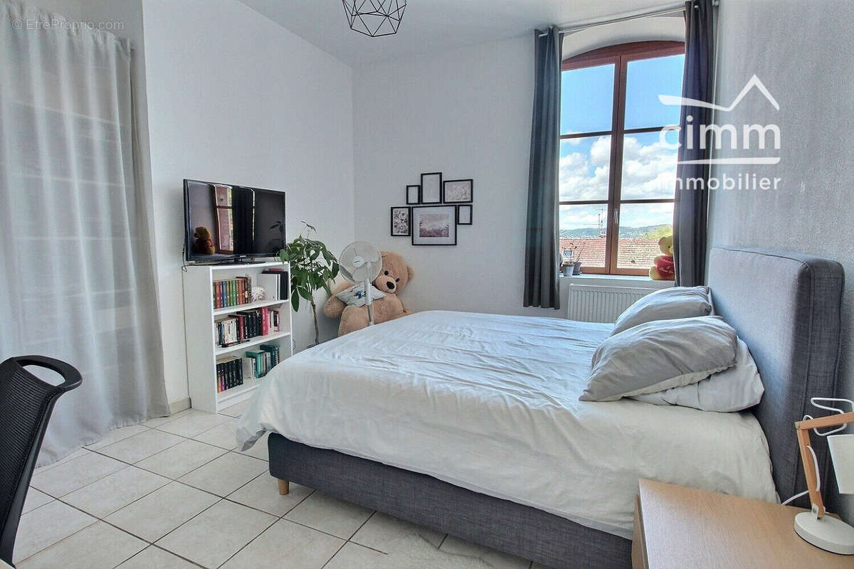 Appartement à SAINT-SIMEON-DE-BRESSIEUX