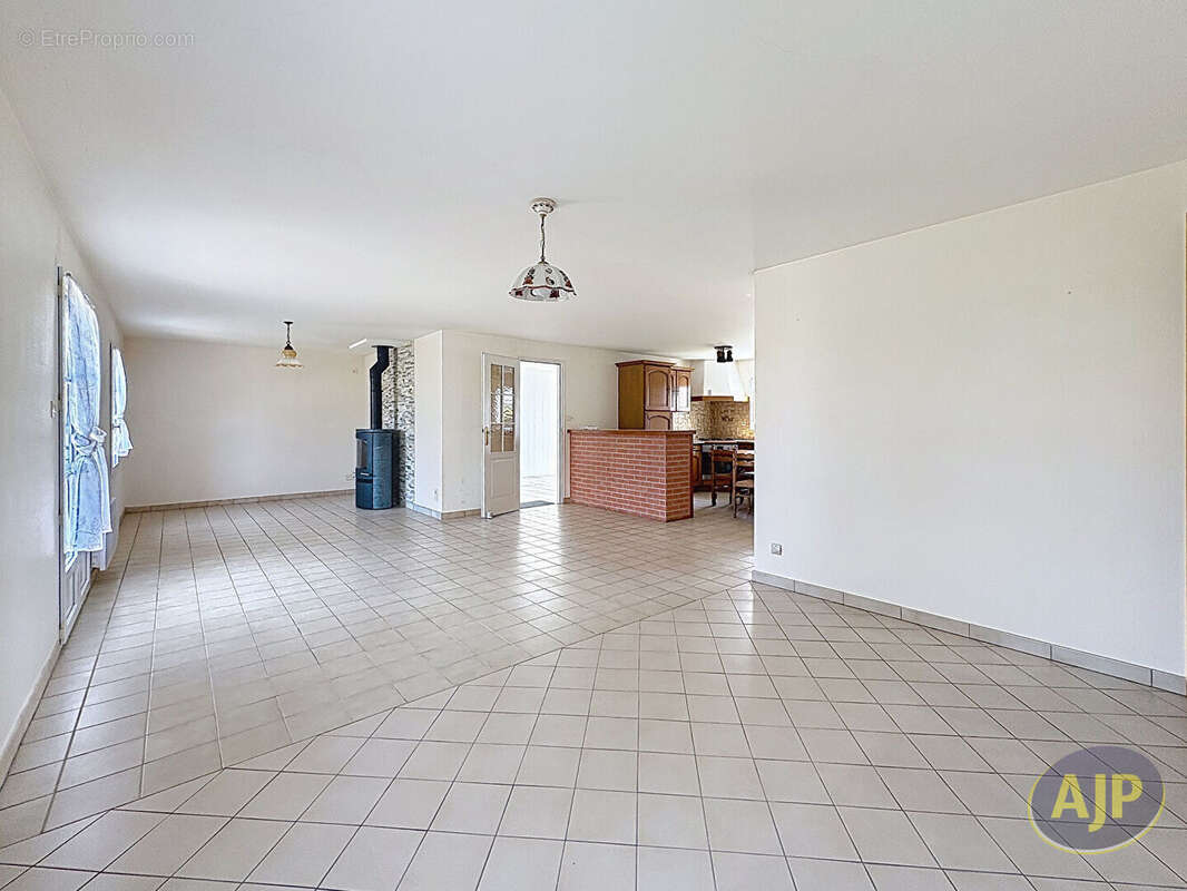 Maison à SALLERTAINE