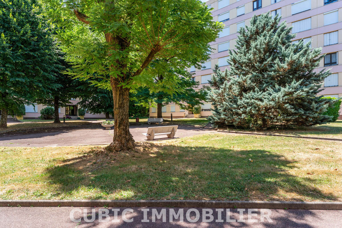 Appartement à LIMAS