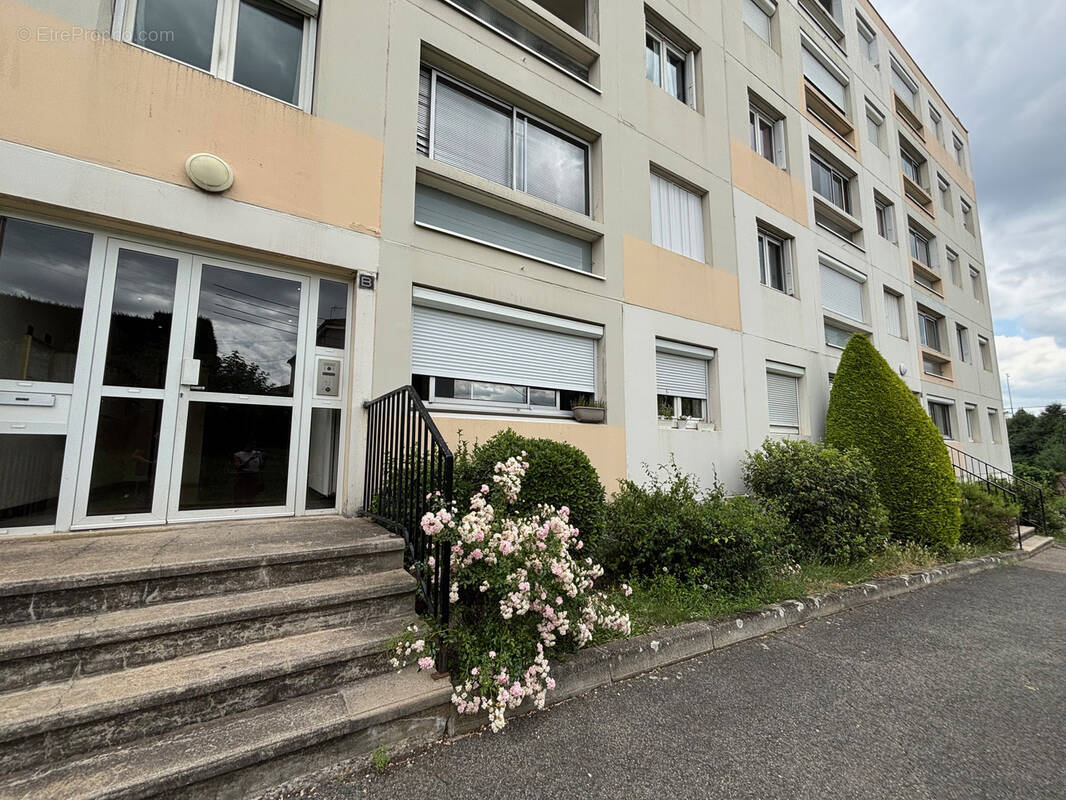 Appartement à SAINT-ETIENNE