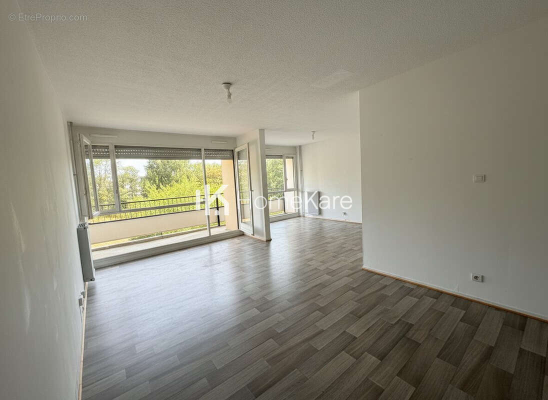 Appartement 80 m² à Blanquefort  - photo 2