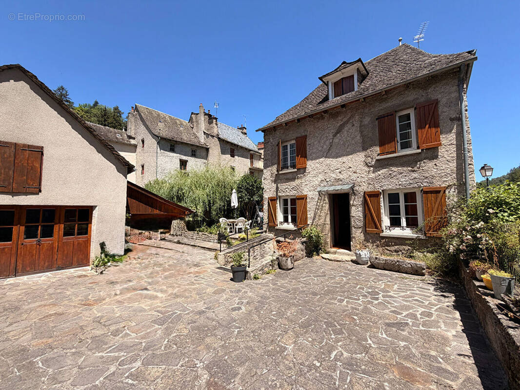 Maison à CHAUDES-AIGUES