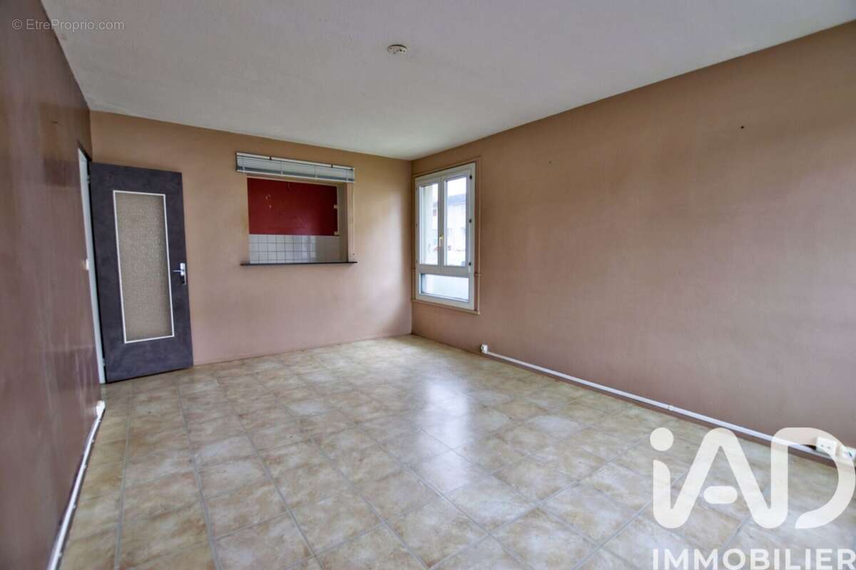 Photo 2 - Appartement à CHAMPCUEIL