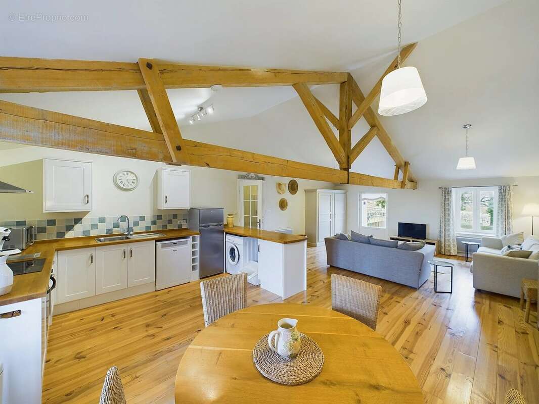 Maison à CAHUZAC-SUR-VERE