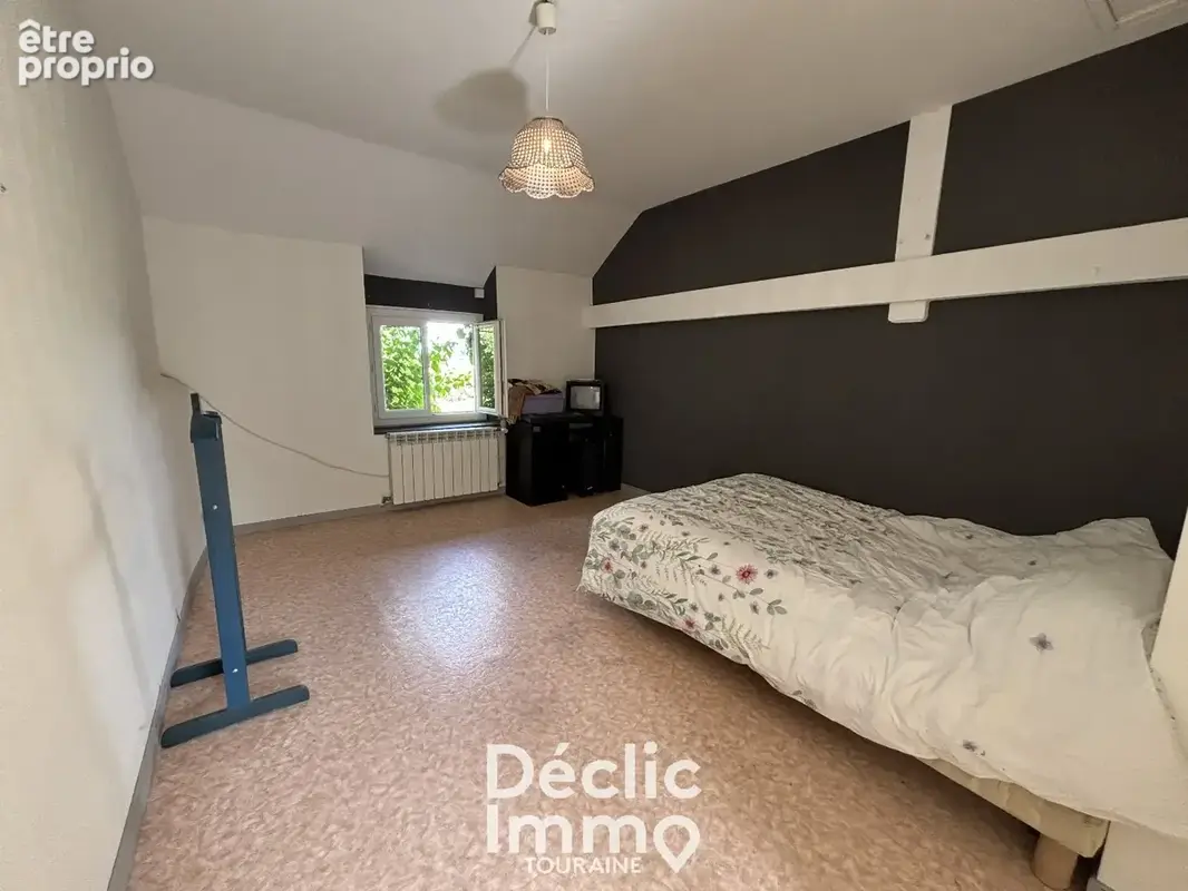 À vendre  Maison familiale de 190 m² avec dépendances  Jaulnay - photo 6