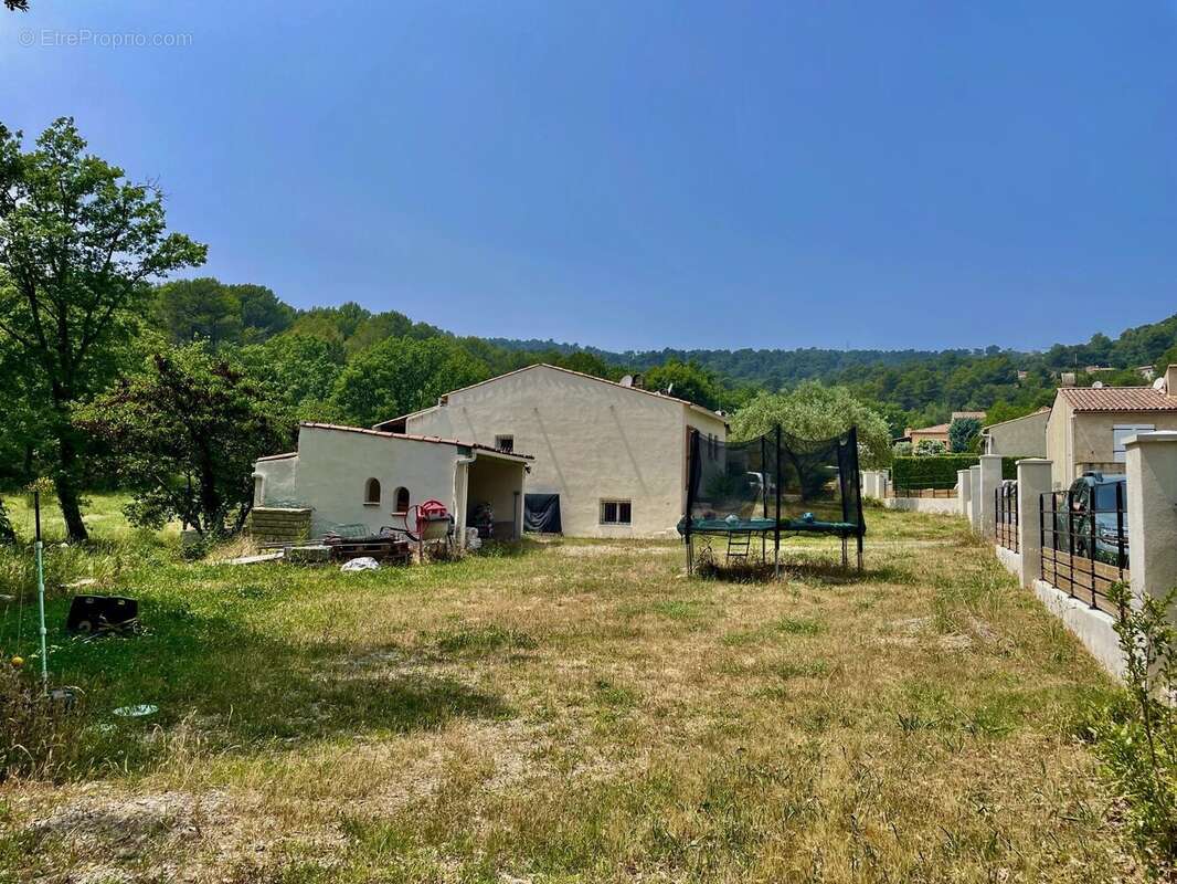 Terrain à PIERREVERT