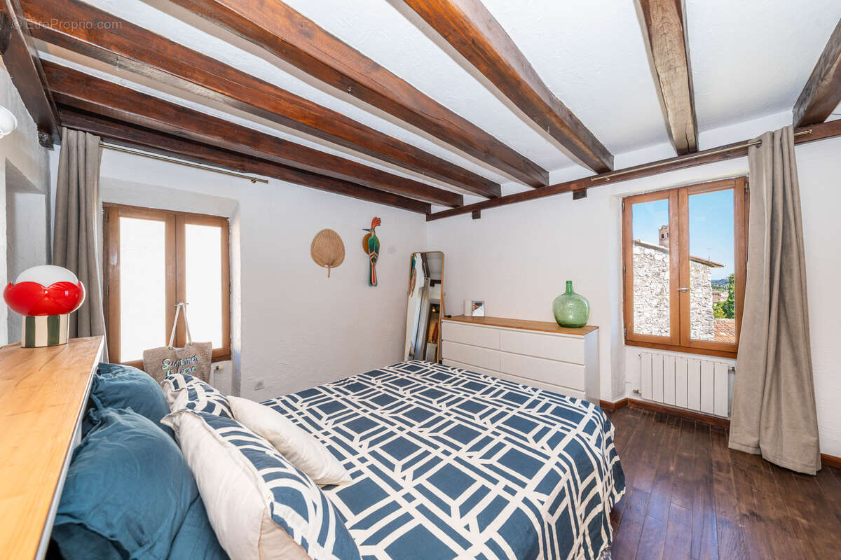 Appartement à LA COLLE-SUR-LOUP