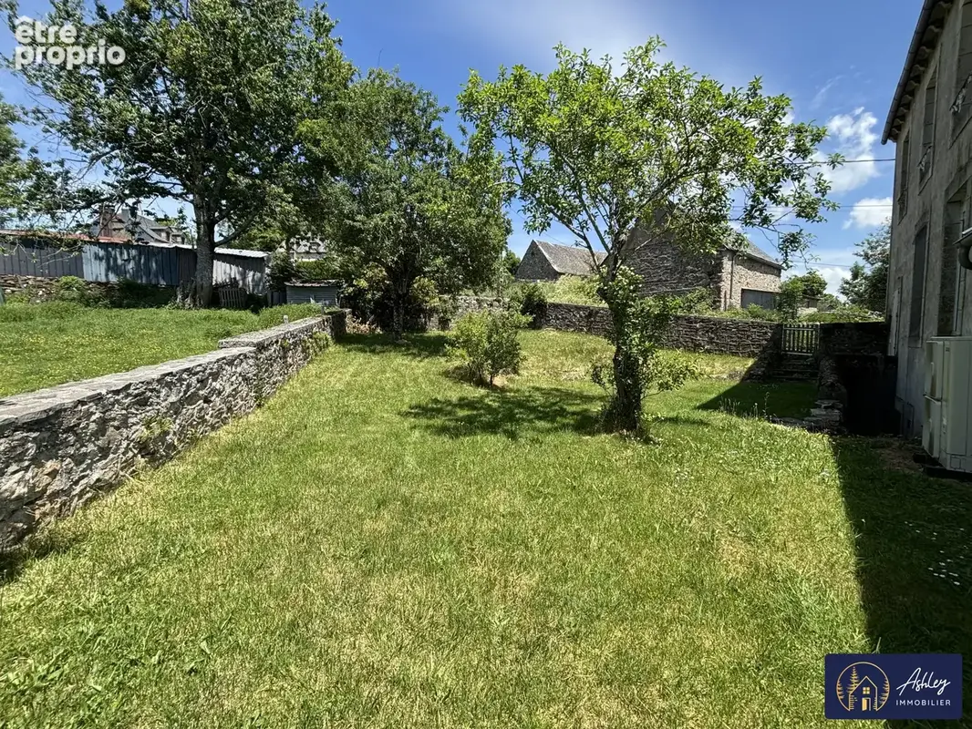 Maison 5 pièces RIOM-ES-MONTAGNES (Cantal)