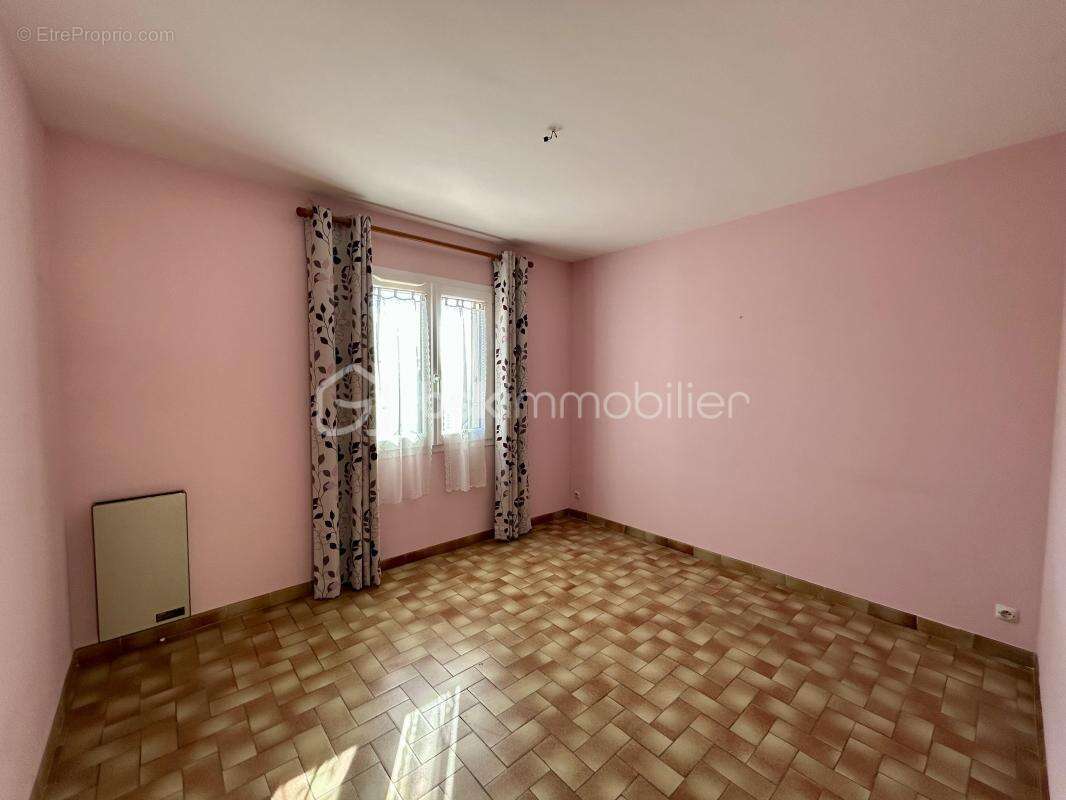 Maison à SOLLIES-VILLE