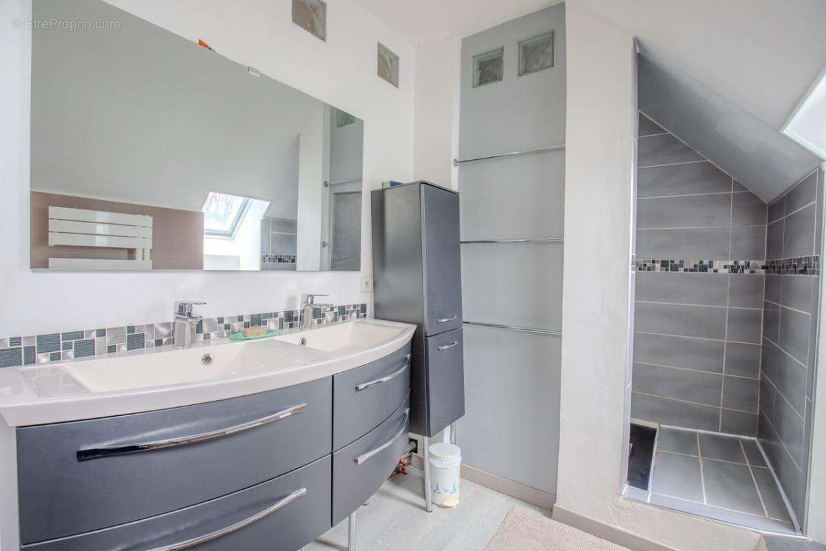 Maison à MONTALET-LE-BOIS