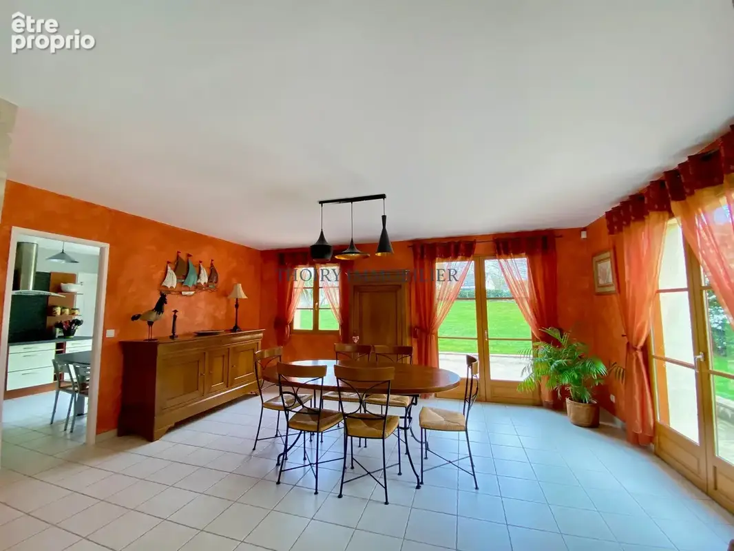Thoiry 2 minutes. Belle maison familiale de 7 pièces. 1914 m2 de terrain. - photo 10