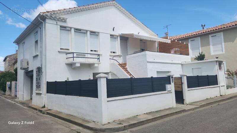 Maison à CUXAC-D&#039;AUDE