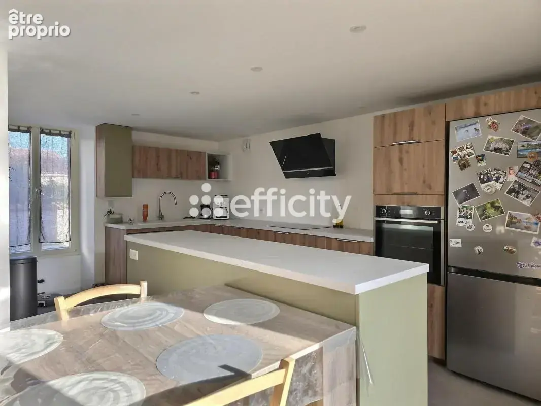 Maison 122 m² à Saint-Hilaire-La-Palud  - photo 2