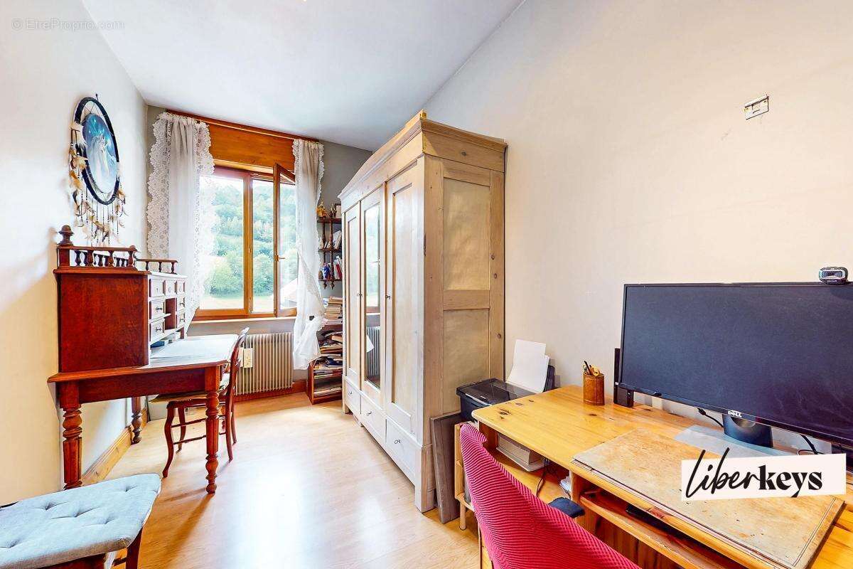 Ensemble immobilier – 187 m² – 2 logements – jardin – hangar – potentiel d'évolution - photo 4