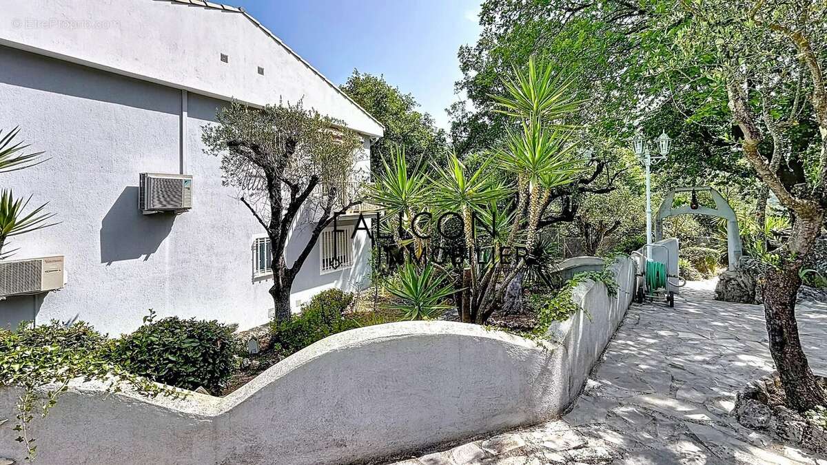 Maison à TOURRETTE-LEVENS