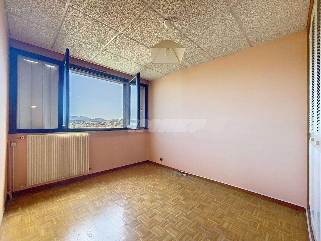 Appartement à MARSEILLE-10E