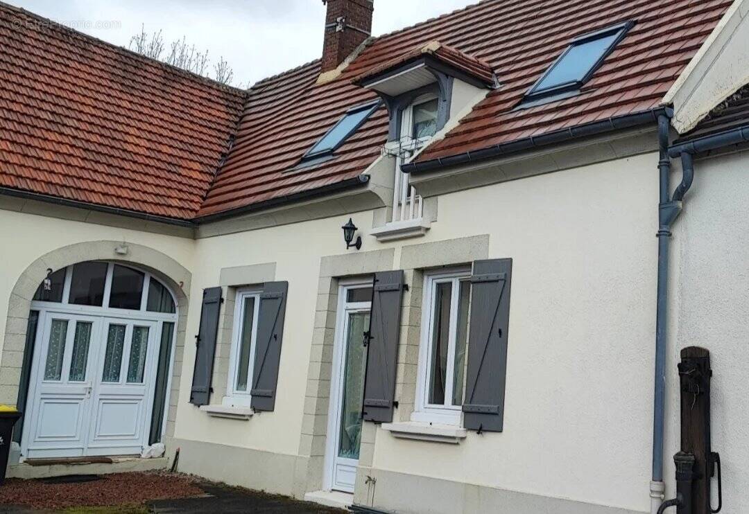 Maison à LACHAPELLE-SAINT-PIERRE