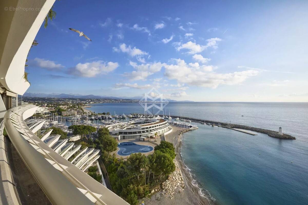 Appartement à VILLENEUVE-LOUBET