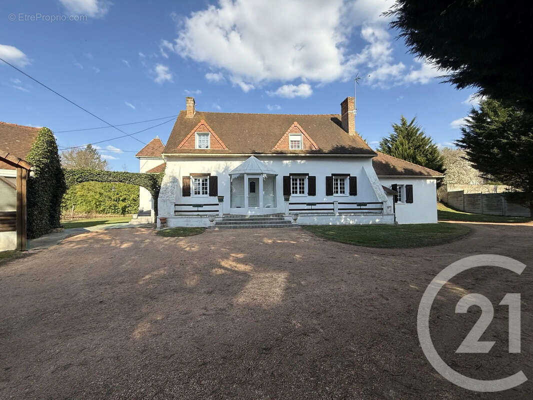 Maison à VILLENEUVE-SUR-ALLIER