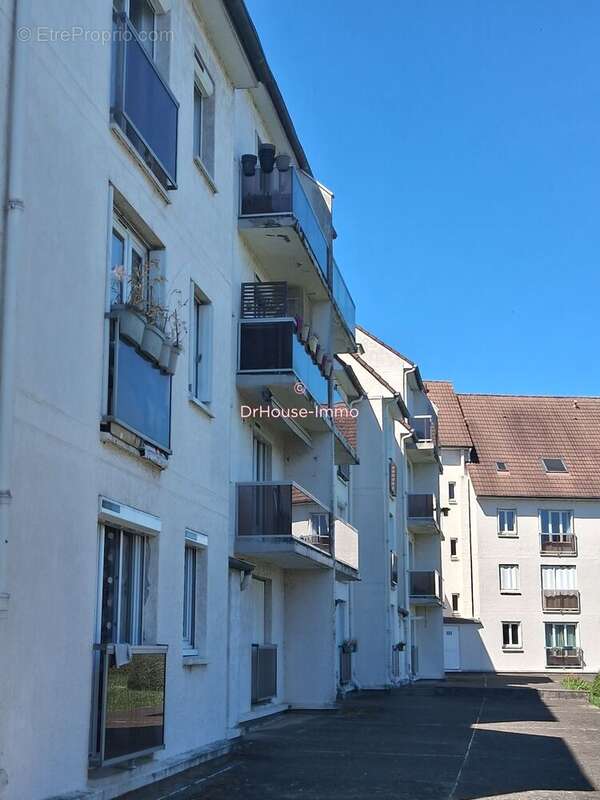 Appartement à SAINT-JEAN-DE-LA-RUELLE