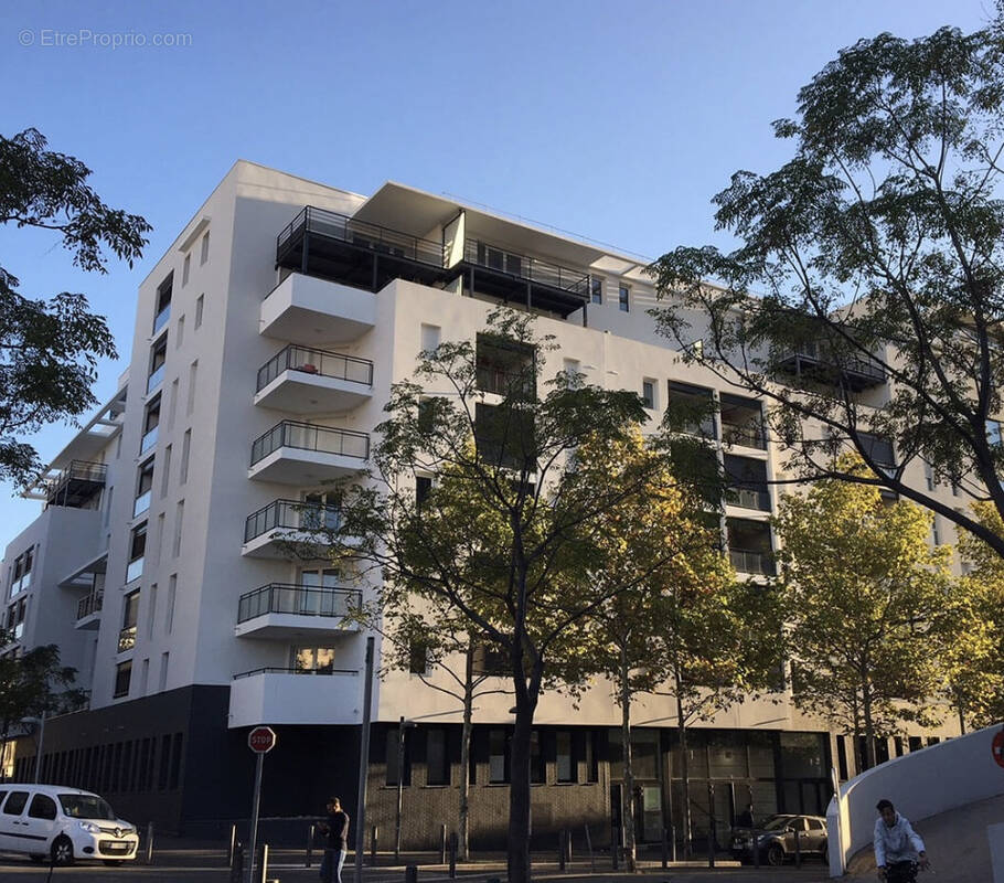 Parking à MARSEILLE-2E