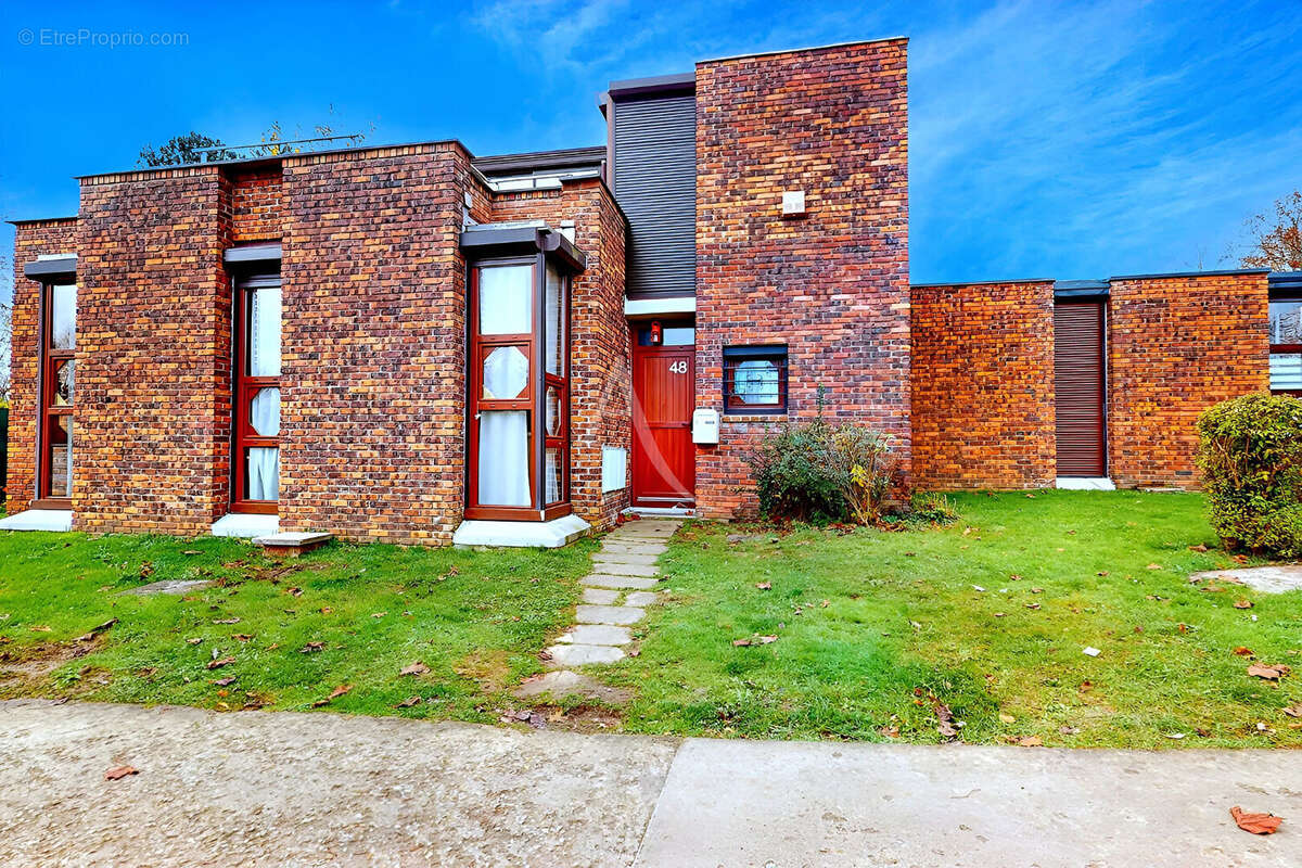 Maison à ROISSY-EN-BRIE