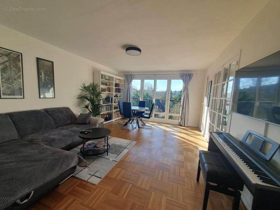 Appartement à BURES-SUR-YVETTE