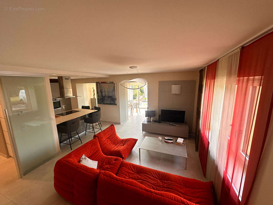 Appartement à REIGNIER
