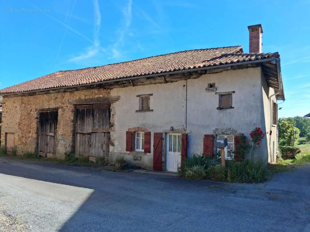 Maison à CHAMPAGNAC-LA-RIVIERE