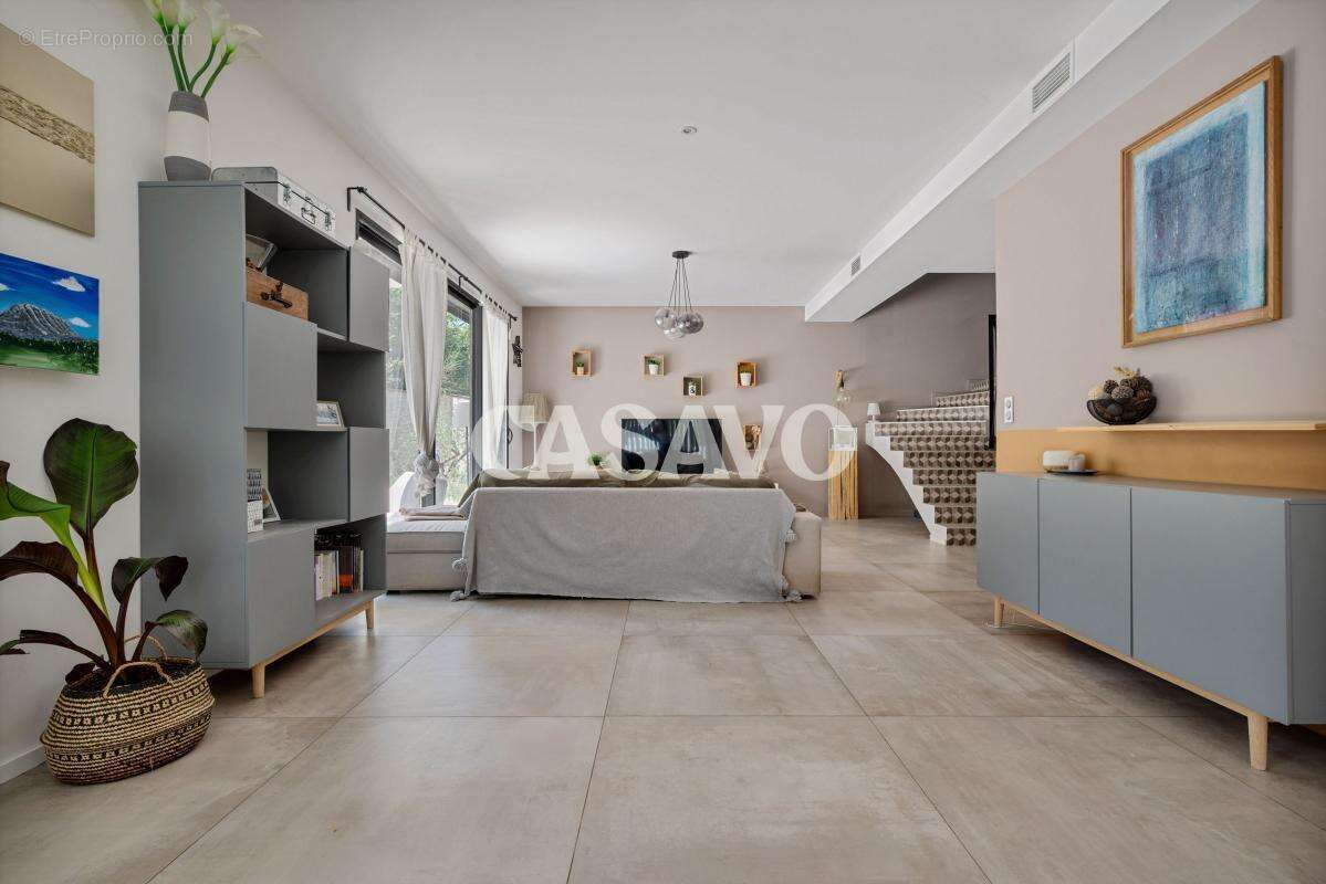 Maison à LE THOLONET