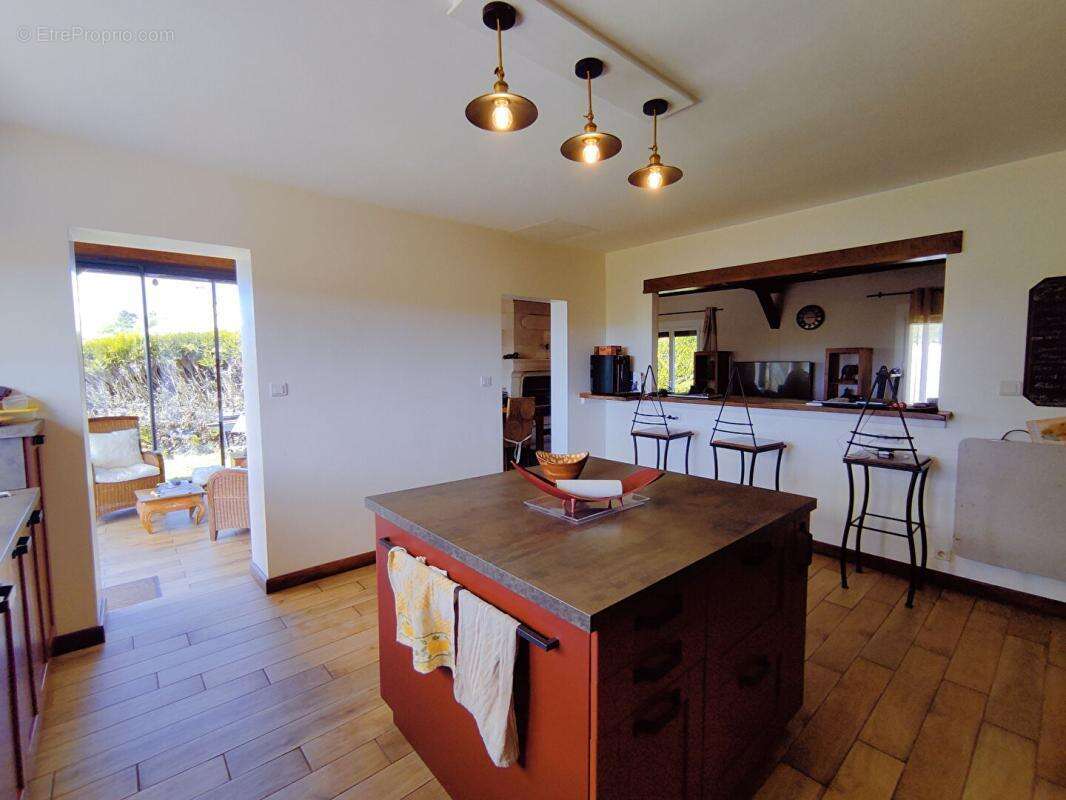 Maison Monthoiron 8 pièce(s) 176 m2 - photo 12