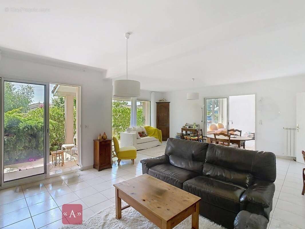 Maison à SAINT-SULPICE