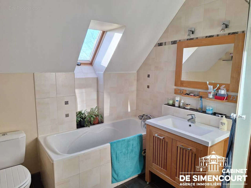 Maison à RAINNEVILLE