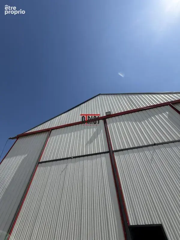 Batiment industriel sur 14 000m² de terrain - 7 lots d'entrepot - photo 6