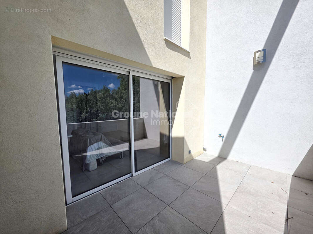 Studio 23 m² Centre-ville d'Istres Terrasse sans vis-à-vis + parking sécurisé - photo 11