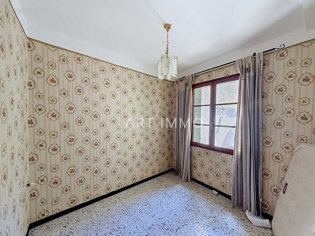 Maison à ROBION