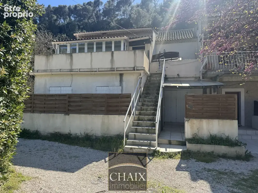 Gémenos   immeuble de rapport composé de 4 logements avec stationnement - photo 2