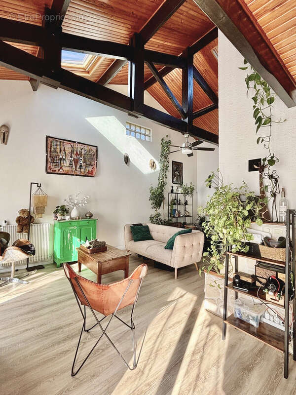 St JEAN D'ILLAC - Maison de charme 124m2 avec grand jardin arboré, piscine et garage - photo 5